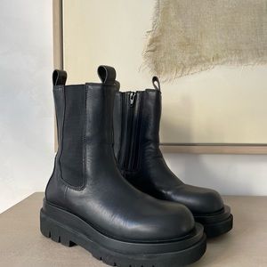 Jeffrey Campbell tire boots size 6